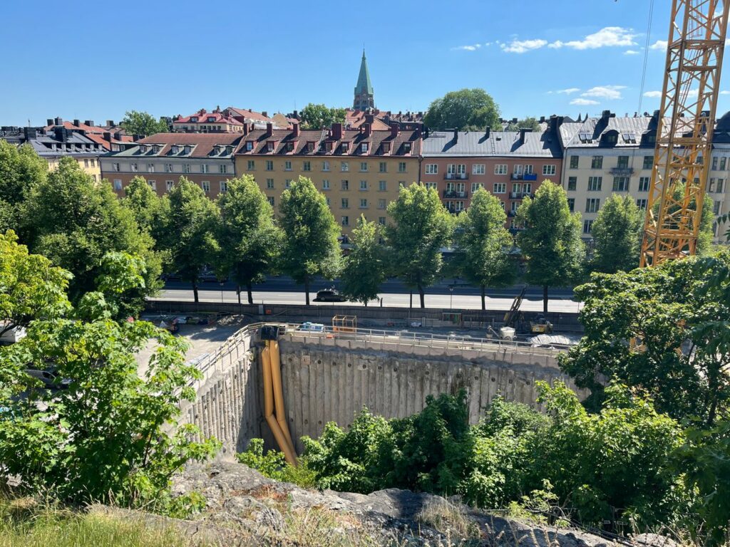 Bild från Stigberget över Stigbergsparken och hisschaktet taget i juni 2024.
