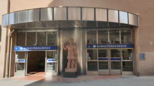 Bild på Kungsträdgårdens entre på Arsenalsgatan