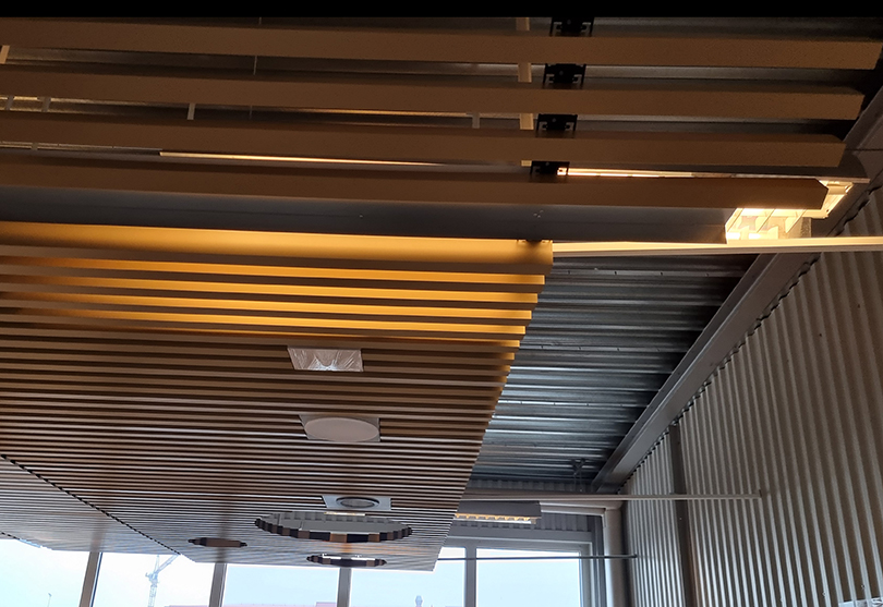 Lampor och armaturer i ett innertak