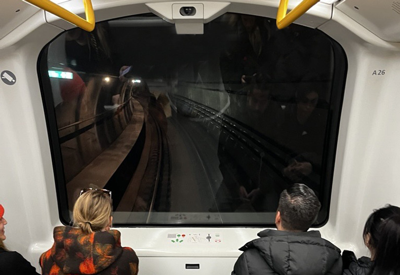 inifrån ett självkörande tåg